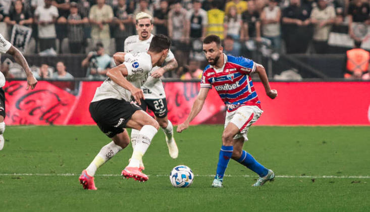Fortaleza e Corinthians se enfrentam nesta terça-feira (3), na Arena Castelão, às 21h30 (horário de Brasília), pela semifinal da Sul-Americana. Com o empate de 1 a 1 no jogo de ida, os dois times chegam para o tudo ou nada.De jejuns a campanha histórica, confira em sete pontos o que está em jogo para cada um: