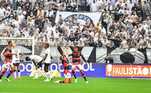 Raí comemora muito o gol que abriu o placar na Neo Química Arena