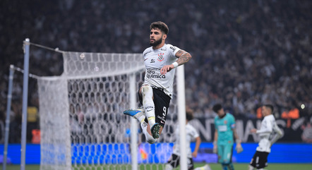 Yuri Alberto comemora o primeiro gol do Corinthians