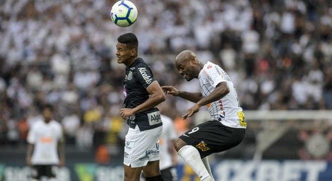 Corinthians e Santsos fizeram jogo nervoso pelo Brasileirão, em Itaquera