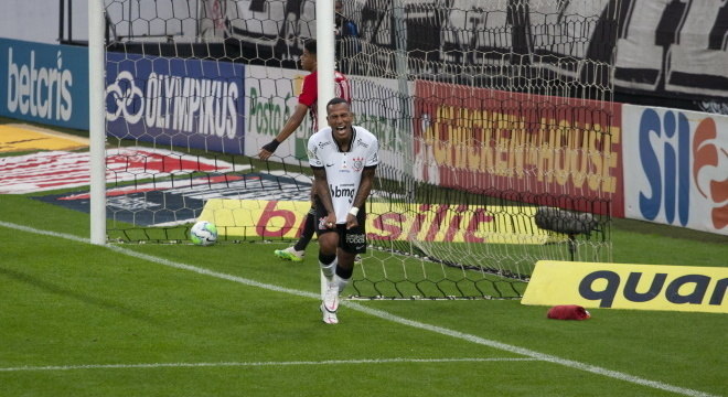 Otero marcou o gol importantíssimo do Corinthians. Que derrubou o líder São Paulo