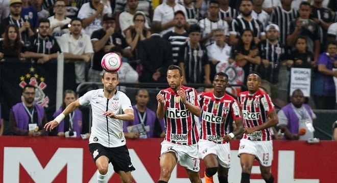 São Paulo (3º) e Corinthians (10º) se enfrentam no sábado, pela 14ª rodada
