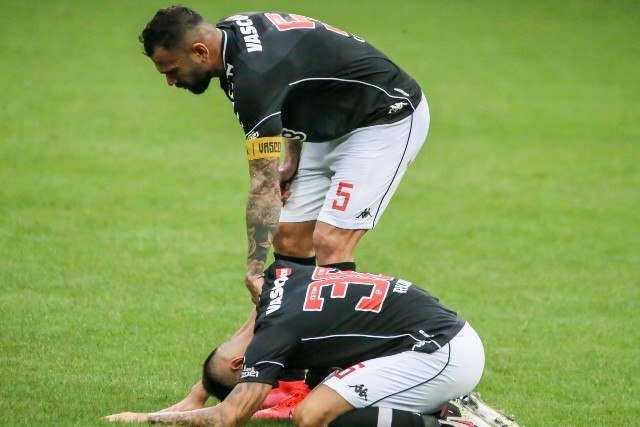 Realidade. Vasco rebaixado pela quarta vez. E o Corinthians fora da Libertadores. Times limitados