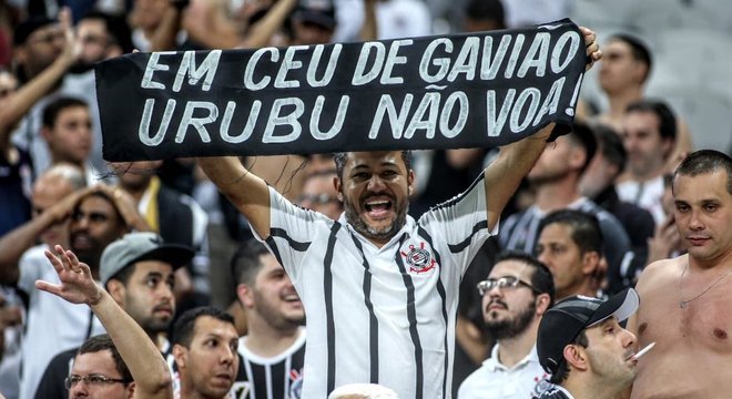 Rivais provocam após eliminação do Corinthians na Copa do Brasil