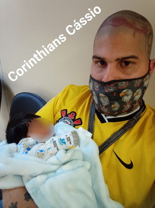 Corinthienzo &eacute; o filho mais velho, nascido em 27 de outubro de 2018. J&aacute; Corinthians C&aacute;ssio veio mais tarde e nasceu em 21 de julho de 2022
