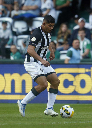 Erison é o artilheiro do Botafogo na temporada, mas passou em branco contra o Coritiba 