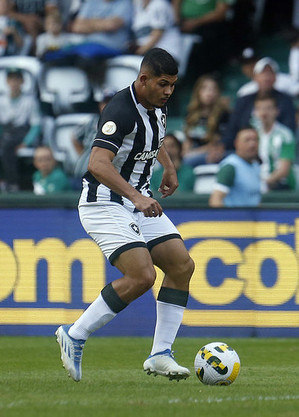 Erison é o artilheiro do Botafogo na temporada, mas passou em branco contra o Coritiba 