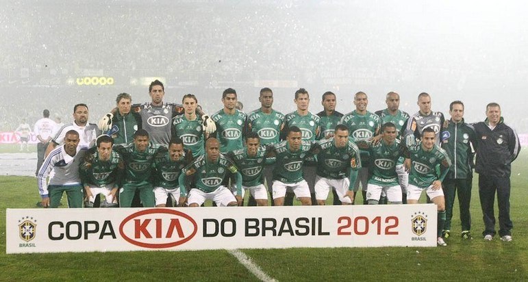 Coritiba e Palmeiras realizaram a final da Copa do Brasil de 2012. Na ida, em São Paulo, vitória do Verdão por 2 a 0. Na volta, no Paraná, o empate por 1 a 1 sacramentou o título palmeirense. 