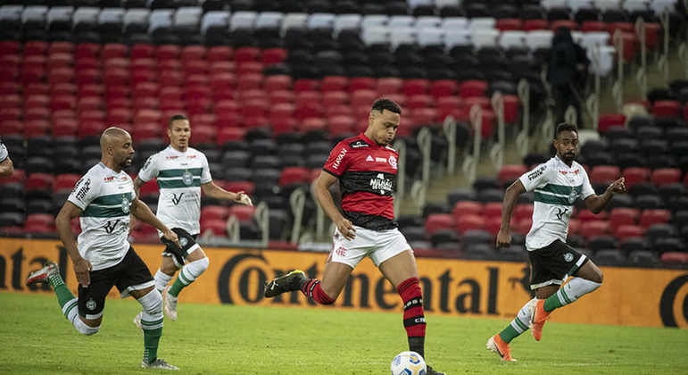 ATUAÇÕES: Matheuzinho, Gerson e Vitinho se destacam em bom jogo coletivo do  Flamengo - Esportes - R7 Lance