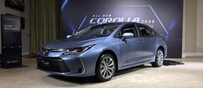 Corolla Hbrido: verso topo de linha no evento de lanamento h menos de um ms