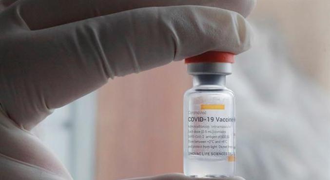 A CoronaVac é a vacina mais segura, pois contém vírus inativado, ressalta Butantan