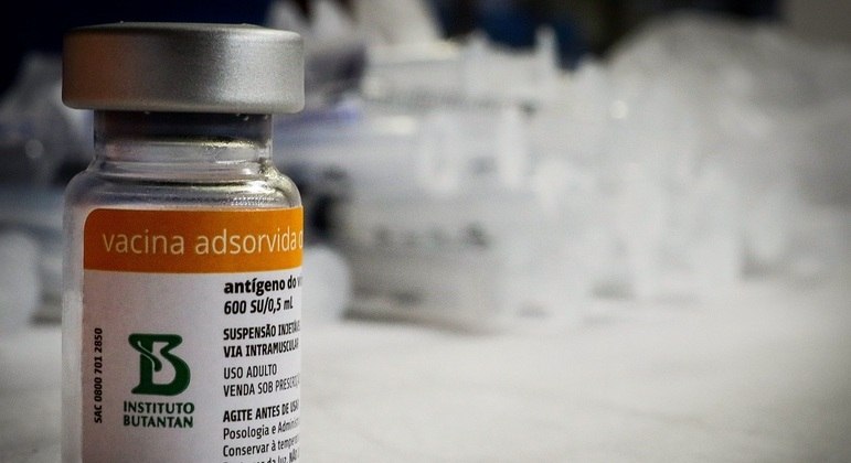 Os Estados Unidos vão aceitar visitantes internacionais vacinados com a CoronaVac