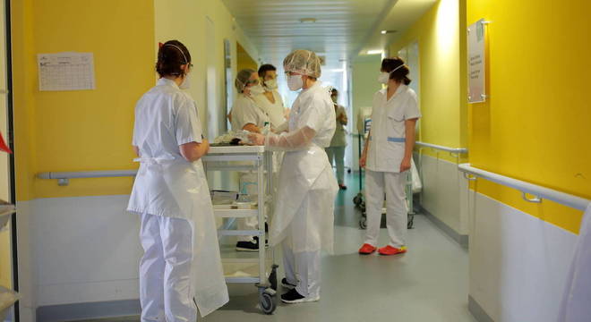 Casos de covid-19 passam de 300 mil e vírus já circula em praticamente todos os países