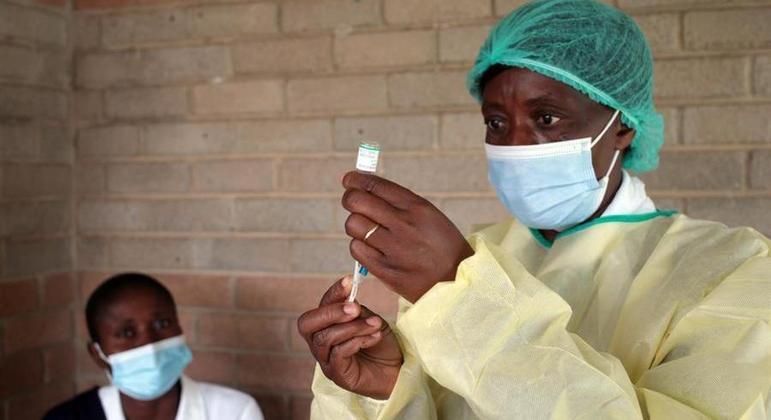 OMS alerta para a necessidade de mais dozes de imunizantes na África