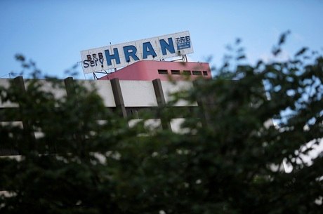 Mulher foi transferida para hospital público no DF