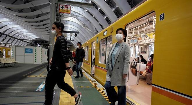 日本では新型コロナウイルス感染症の感染者数が5,000人を超えている。 東京、1日当たりの増加数が最大 – ニュース