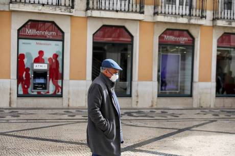 Portugal trabalha parcialmente com coronavírus
