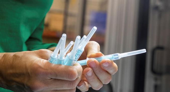Governo diz ter 71 milhões de seringas e agulhas para aplicação da vacina