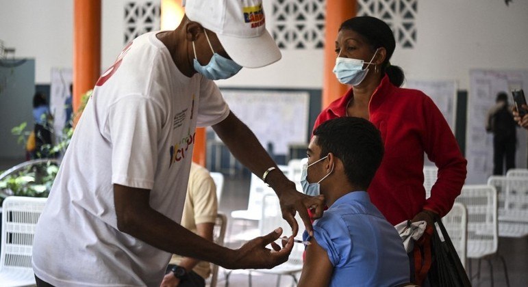 Vacinação de crianças e adolescentes preocupa pais na Venezuela 