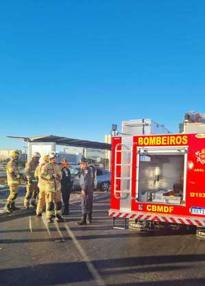 Corpo de Bombeiros socorre vítimas de acidente na Rodoviária