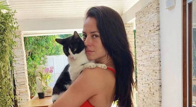 Corredor casa de Paolla Oliveira