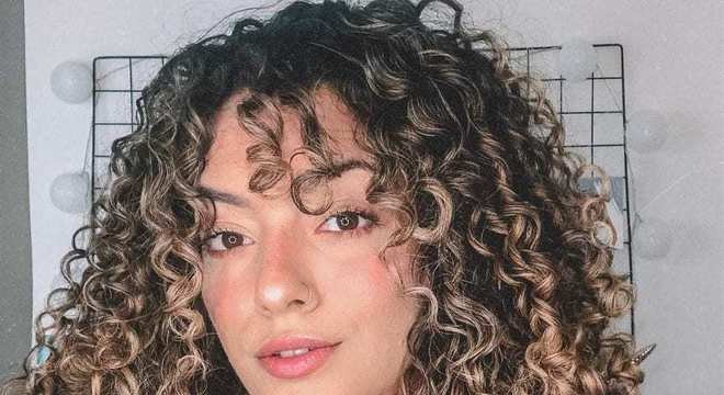 Cortar a franja: Faça sozinha e em casa