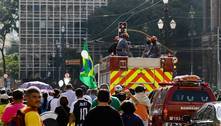 Paulistanos se despedem de Bruno Covas em cortejo pela cidade 