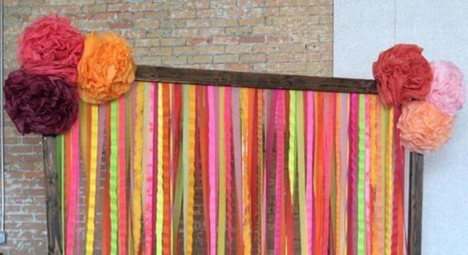 cortina de papel crepom colorida