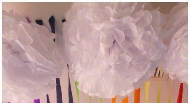 Cortina de papel crepom colorida para aniversário