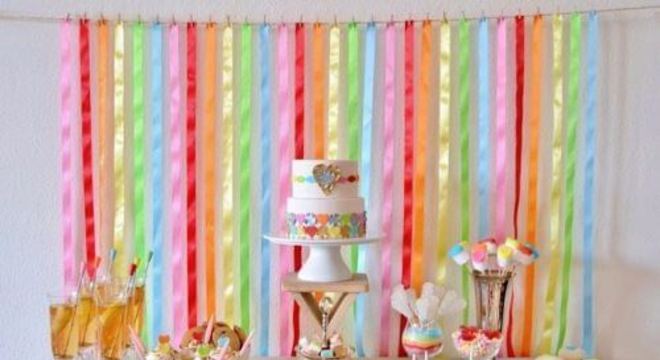 Cortina de papel crepom colorido