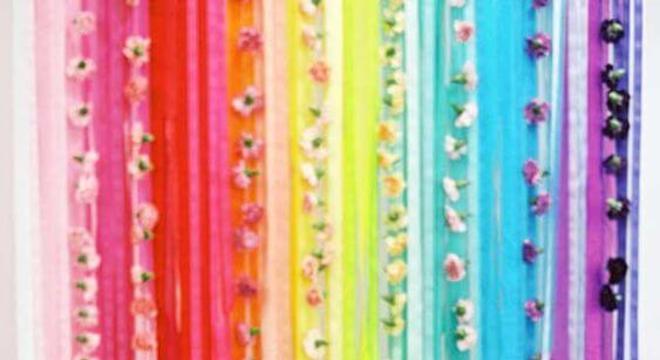 Cortina de papel crepom colorido