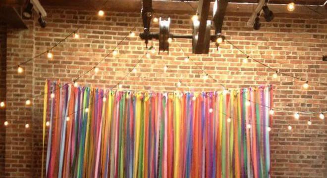 Cortina de papel crepom colorido