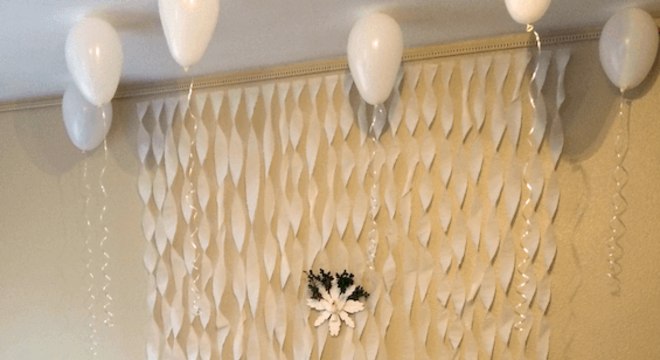 Cortina de papel crepom enrolado