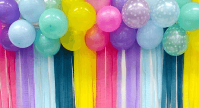 cortina de papel crepom para festa de aniversário