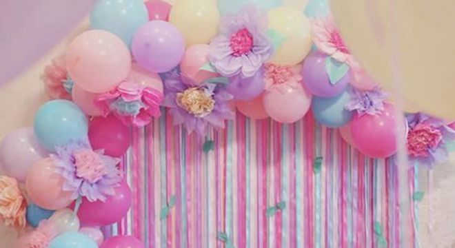 Cortina de papel crepom rosa e lilás 