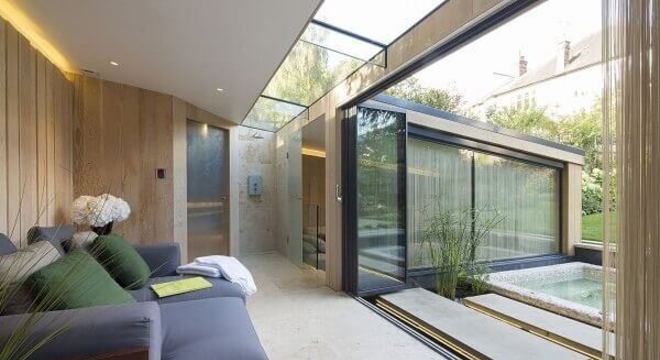 Cortina de vidro deve acompanhar o estilo da casa