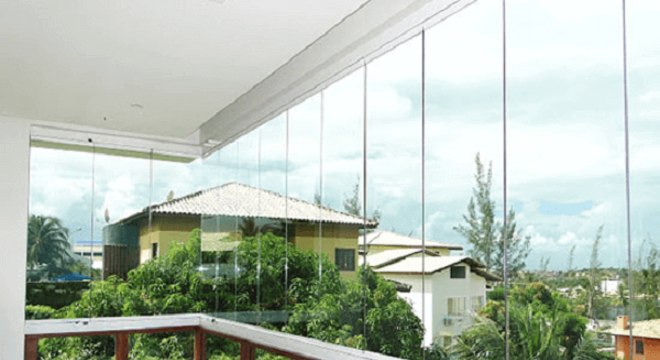 Cortina de vidro em apartamento luxuoso