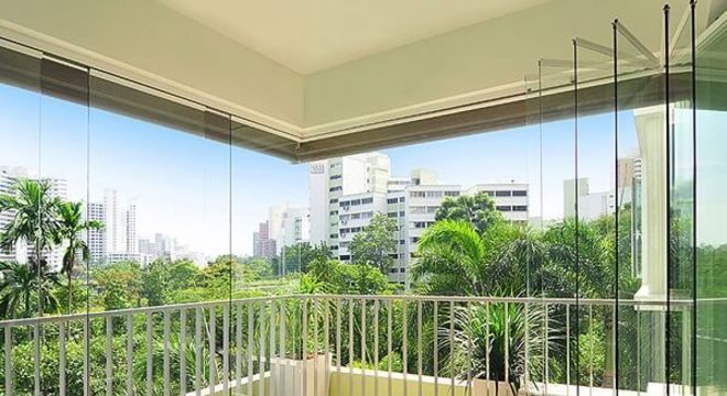 Cortina de vidro em varanda