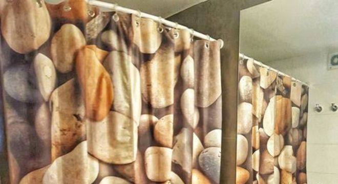 cortina para banheiro - cortina de pedras 