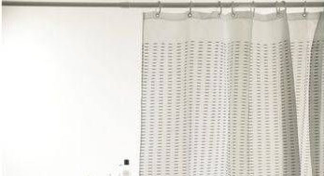 cortina para banheiro - cortina quadriculada preto e branca 