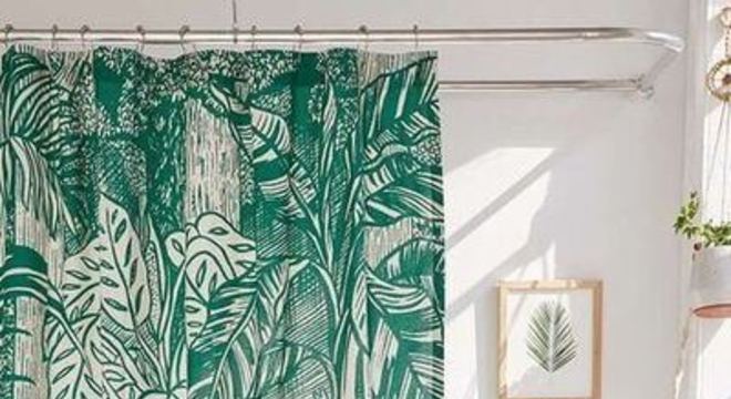 cortina para banheiro - cortina verde com desenho tropical 