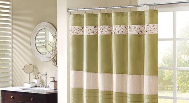 cortina para banheiro - cortina verde e marrom com desenhos 