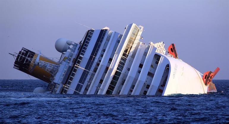 Em 13 de janeiro de 2012, o navio Costa Concordia naufragou na região da Toscana, na Itália