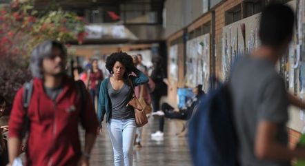 Texto prevê que sistema seja avaliado a cada década