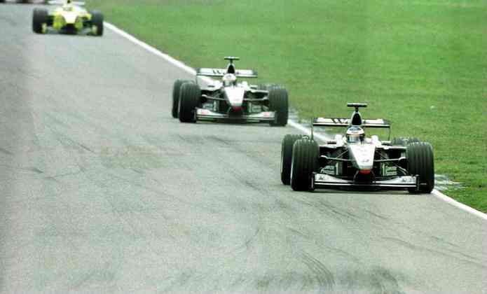 Coulthard e Häkkinen eram primeiro e segundo