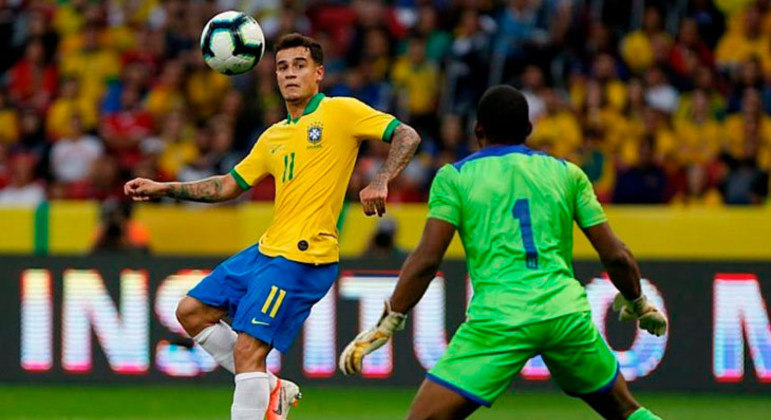 COUTINHO - Por mais que não venha em boa fase, é um jogador que não deixa de ser cotado na lista de Tite. 