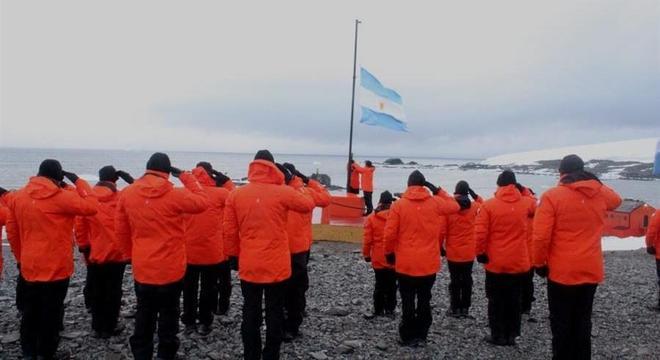 Grupo de argentinos ficará na Antártida pelos próximos meses 