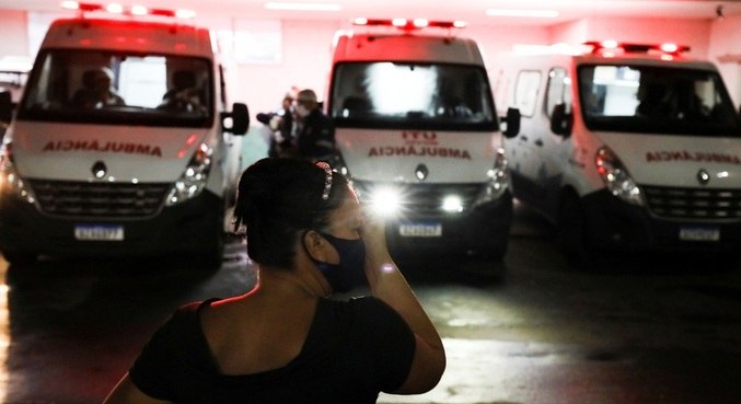 'Famílias adaptam atendimento em casa', alertam peritos em Manaus