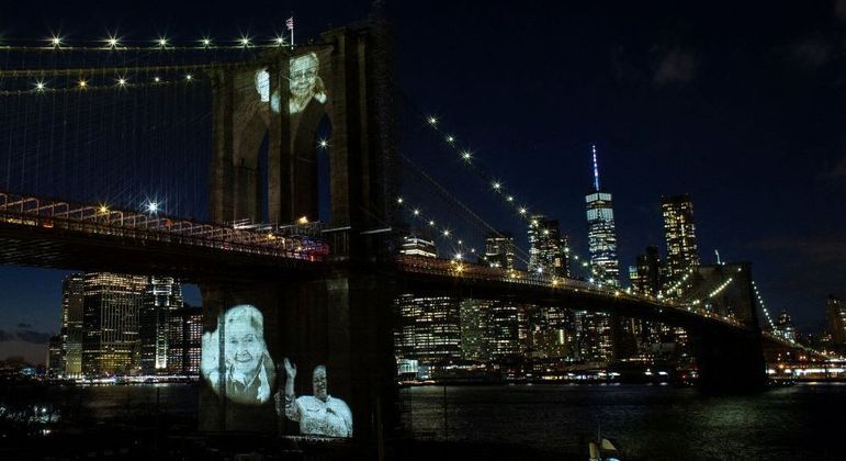 Homenagem a vítimas da Covid-19 nos EUA feita em 2021 em Nova York