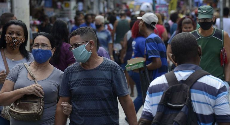 Uso de máscaras deixa de ser obrigatório em várias capitais do Brasil